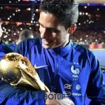 SBOTOP: Raphael Varane Diincar oleh Como 1907 dan AS Roma