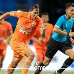 SBOTOP Liga 1: Fakta Terungkap! Bojan Hodak Ternyata Tidak Rekomendasikan Adam Alis Gabung Persib