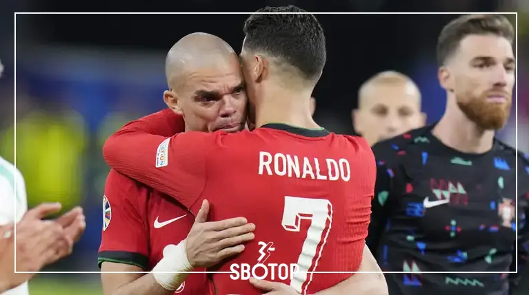 SBOTOP Cristiano Ronaldo Kirim Pesan Mengharukan untuk Pepe Setelah Pensiun: Tanda Persahabatan dan Rasa Hormat