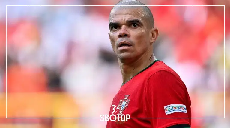 SBOTOP: Pepe, Bek Veteran Portugal, Resmi Pensiun di Usia 41 Tahun